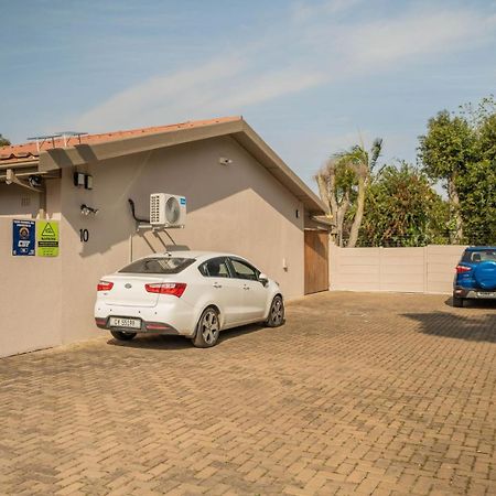 10 Windell Self Catering Accommodation Durbanville Exterior photo